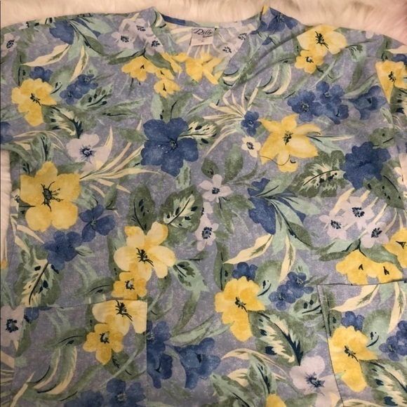 Dilly Scrub Top Women’s Size XL Made IN U.S.A V-Neck Pullover Blue Yellow - Picture 9 of 12